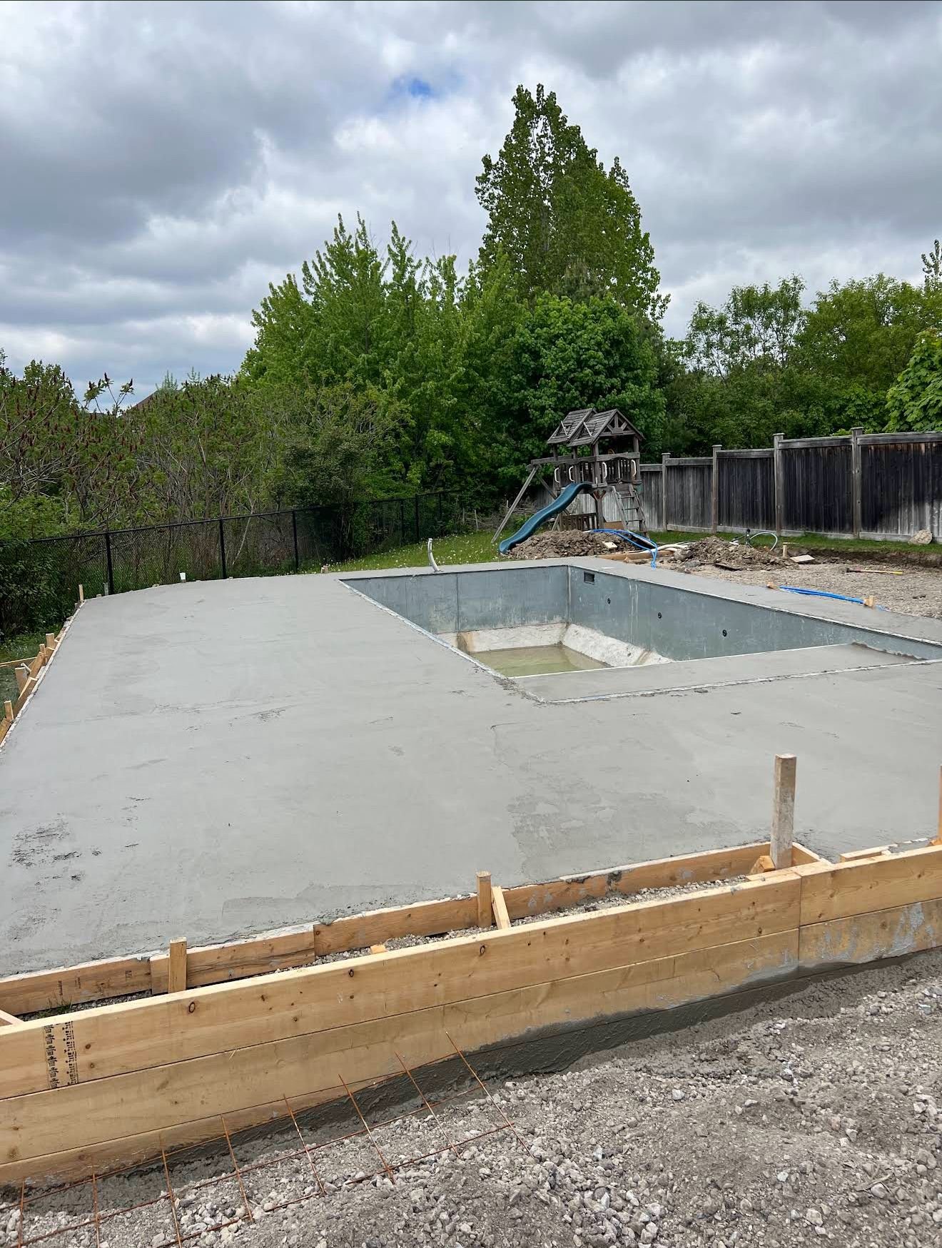 2LG Concrete & Pumping - Pools Img01